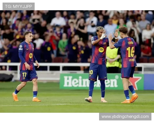 17岁282天德罗欧冠首秀送助攻展现惊人天赋刷新年轻纪录壮举 17岁282天德罗欧冠首秀送助攻展现惊人天赋刷新年轻纪录壮举