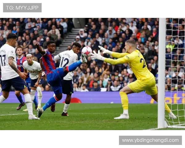 2场狂轰5球！23岁昔日英超热刺弃将竟成国家英雄！球迷盛赞白贝利